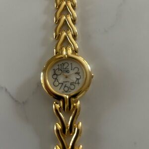 New gold ladies EKO bracelet Japan  Quartz watch with large numbers